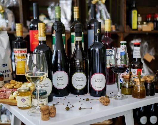 Pignoletto Frizzante, Spumante Rosato, Fantini © Civediamo Wine Trade