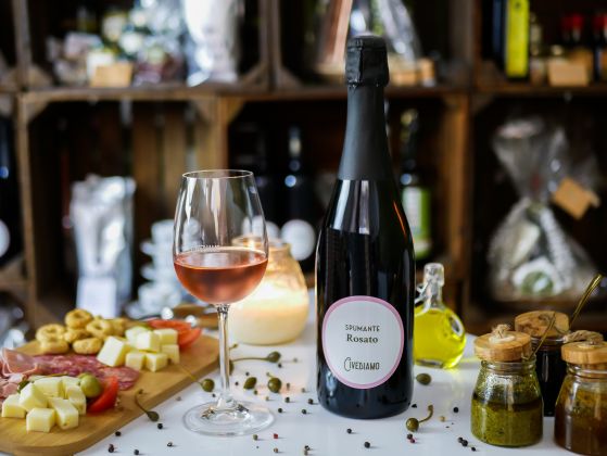 Spumante Rosato © Civediamo Wine Trade